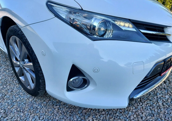 Toyota Auris cena 45900 przebieg: 154000, rok produkcji 2013 z Janowiec Wielkopolski małe 211